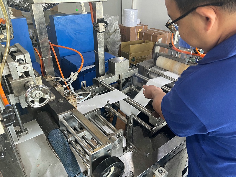 背膠生產線場景 (44)