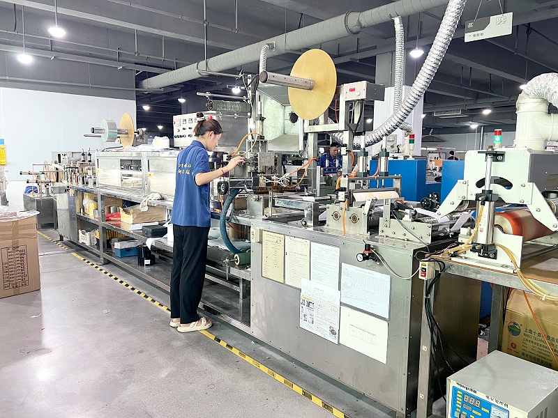 背膠生產(chǎn)線場(chǎng)景 (3)